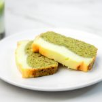 Cheesecake s matcha podlogom