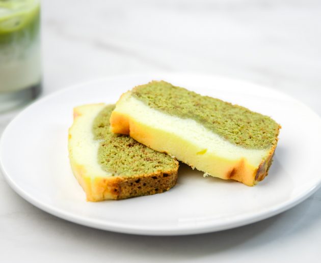 Cheesecake s matcha podlogom