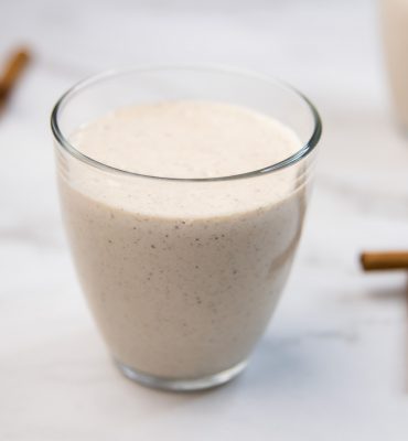 Kremasti smoothie sa kokosovim mlijekom i cimetom