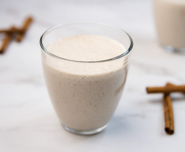 Kremasti smoothie sa kokosovim mlijekom i cimetom