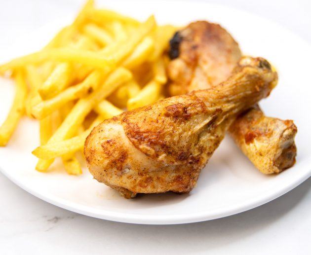 Pileći bataci iz friteze na vrući zrak