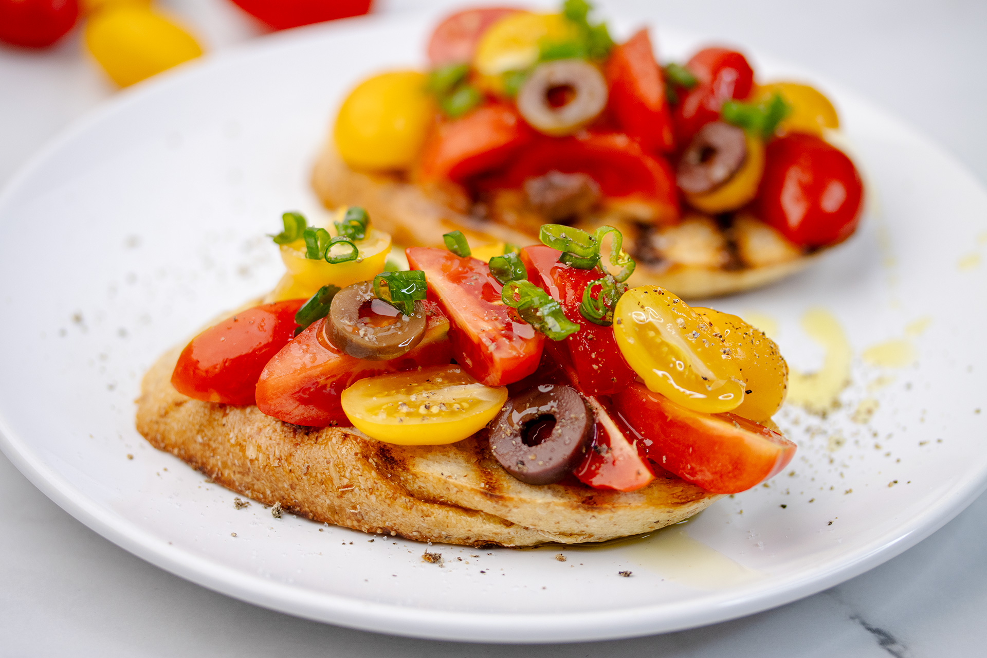 Bruskete sa cherry paradajzom i maslinama