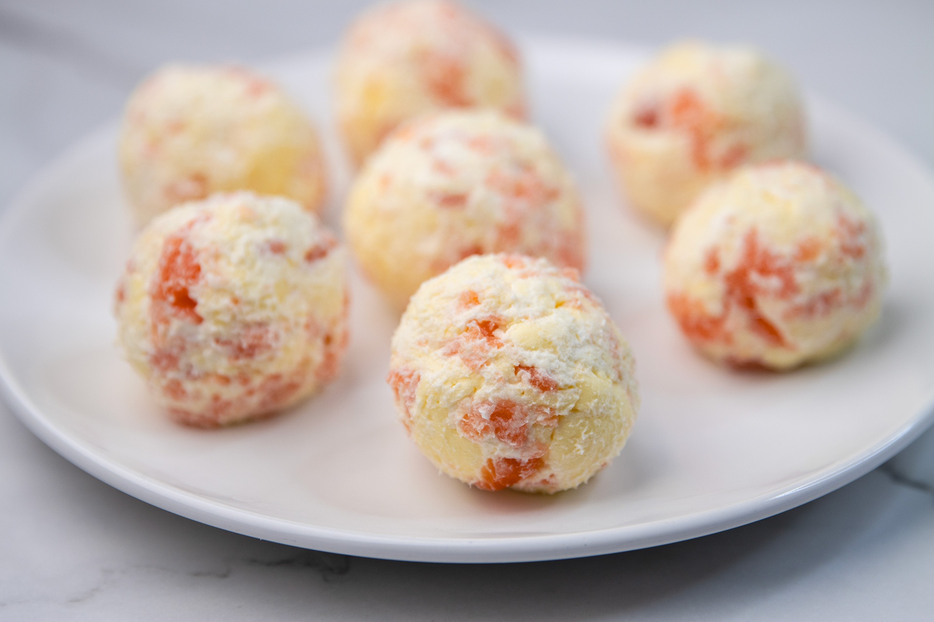 Kuglice od krem sira i dimljenog lososa