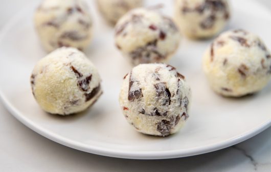 Kuglice od suhog mesa i krem sira