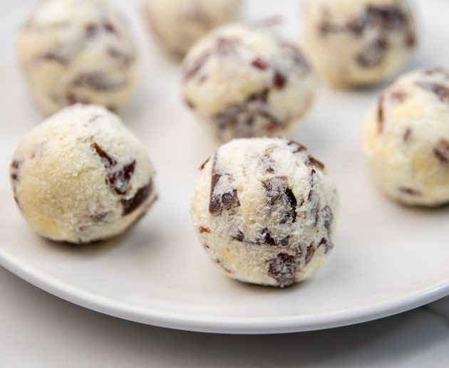 Kuglice od suhog mesa i krem sira