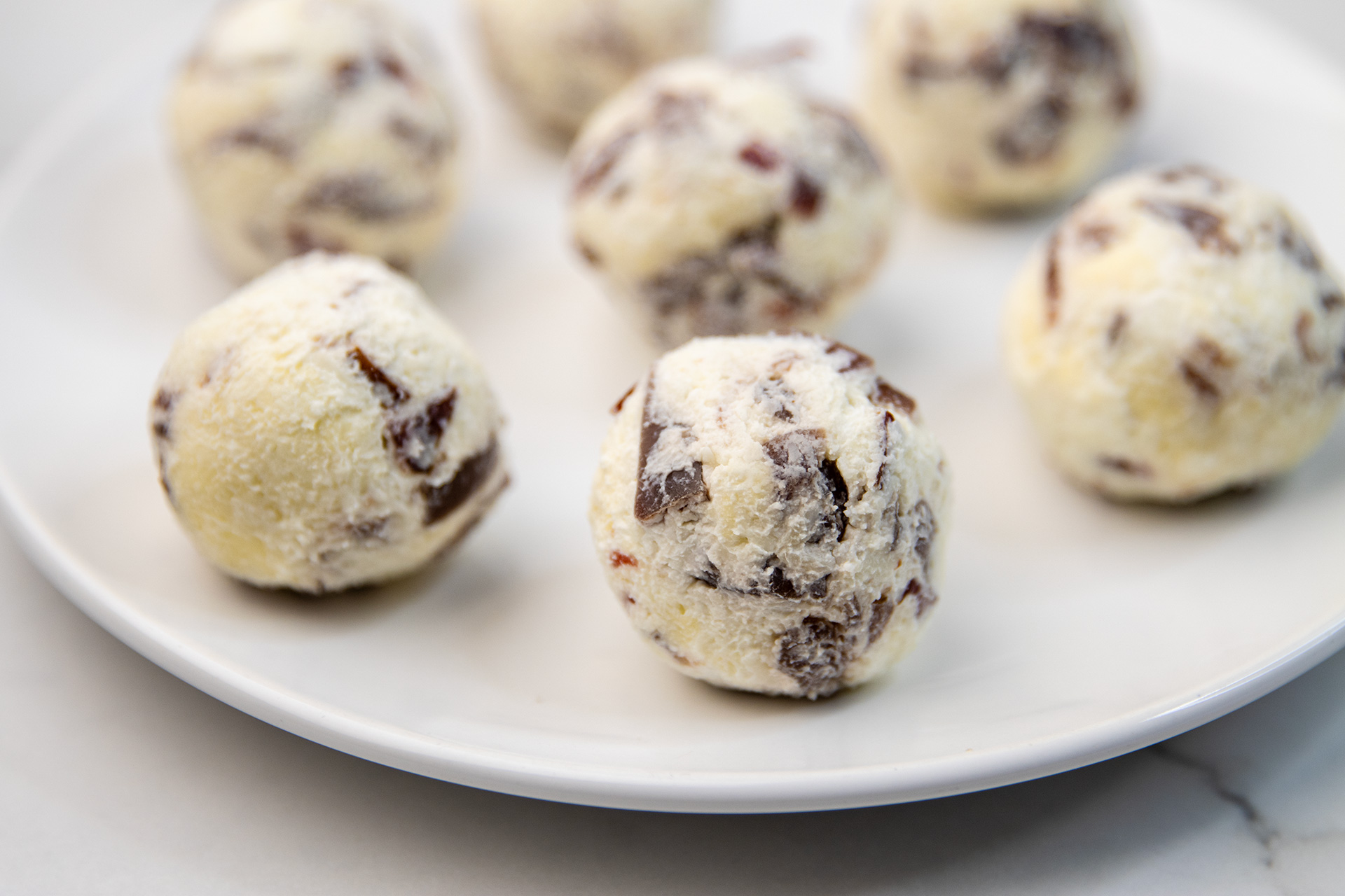 Kuglice od suhog mesa i krem sira