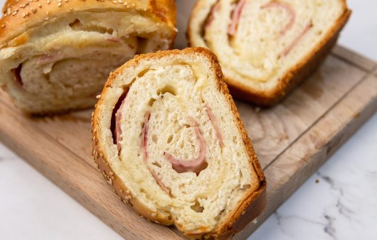 Štrudla sa šunkom i mozzarellom