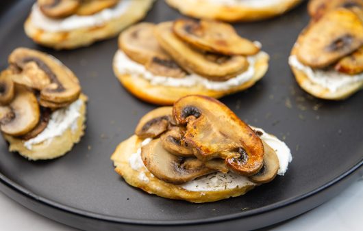 Bruschette s gljivama i krem sirom