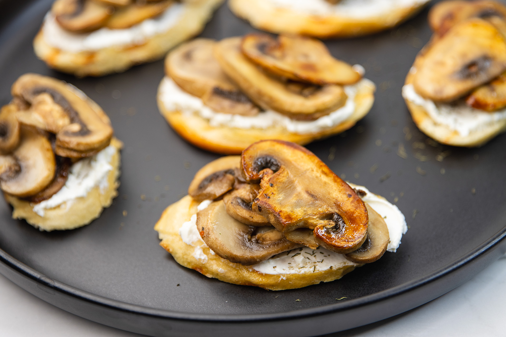 Bruschette s gljivama i krem sirom