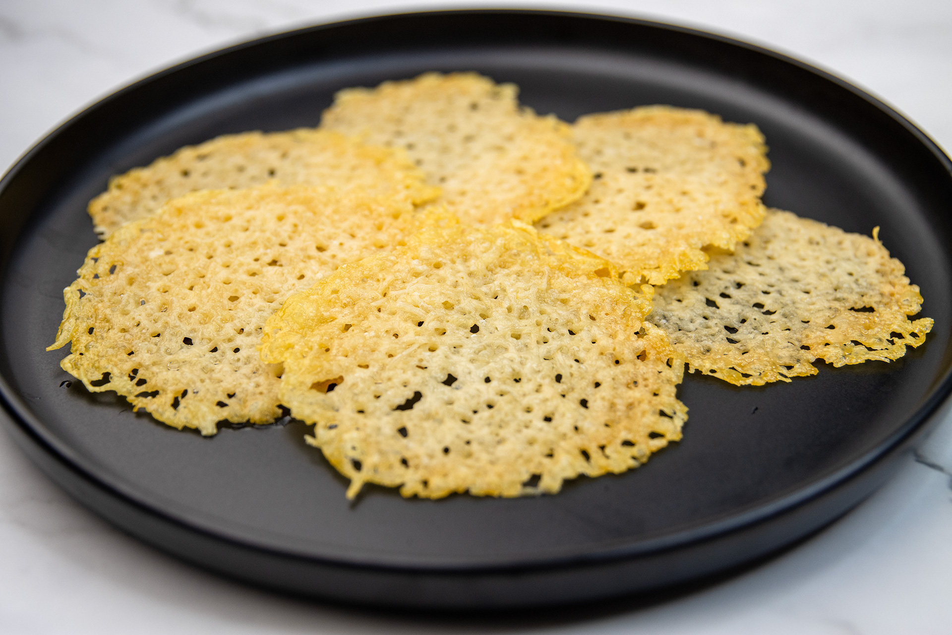 Hrskavi krekeri od parmezana