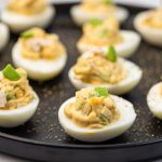 Jaja punjena majonezom, šunkom i avokadom