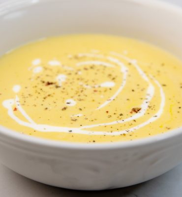Krem supa od karfiola i cheddar sira
