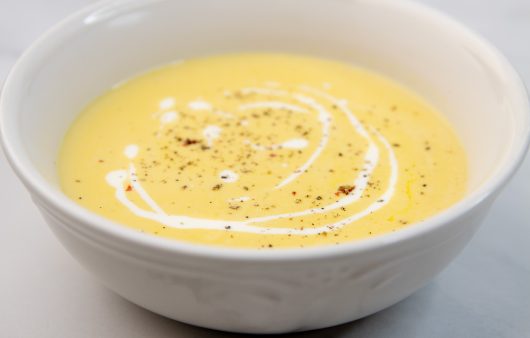 Krem supa od karfiola i cheddar sira