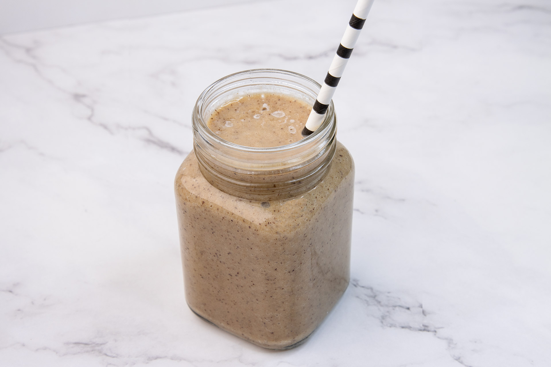Smoothie od banana i hurmi